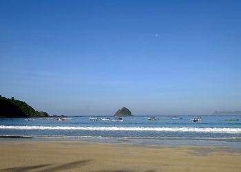 Pantai Selong Belanak, Surga Pemburu Ombak dari Lombok Tengah