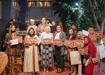 Lestarikan Budaya Melalui Fashion, Mercure Ancol Hadirkan Semarak Batik KarnavAll