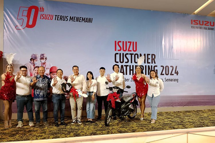 Isuzu Rayakan 50 Tahun Perjalanan dengan Acara Spesial di 50 Lokasi di Indonesia