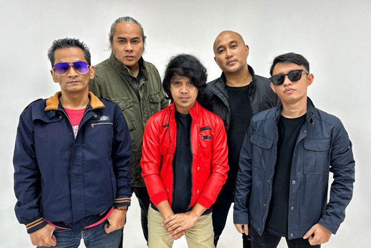 Rocker Kasarunk Hadirkan Nuansa Balada Vintage Lewat Single ‘Forever Now And Then’ di Awal 2025