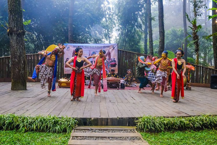 Wamenpar Kunjungi Wisata Alam DeLoano Glamping Magelang