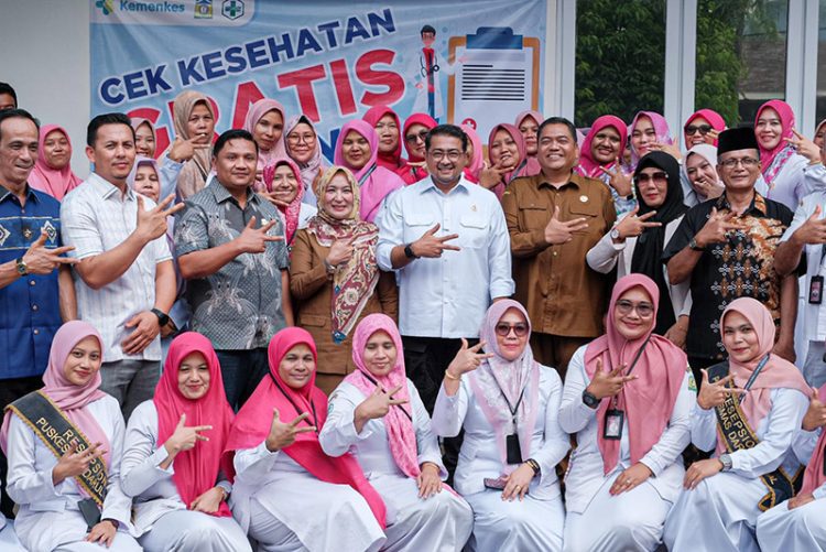 Pemerintah Dorong SDM Unggul, Menekraf Tinjau Program Cek Kesehatan Gratis di Aceh
