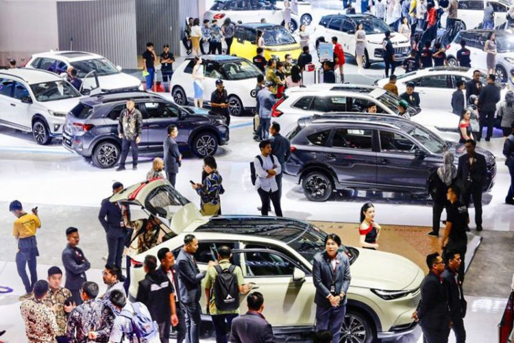 Rayakan Valentine di IIMS 2025, Berburu Kendaraan Baru dan Nikmati Konser Romantis