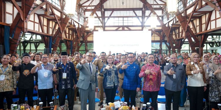 City Branding Jadi Jurus Baru Ekonomi Kreatif, Wamenparekraf Irene Hadiri Simposium AACN di Bandung