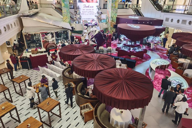 Frank & co. Rayakan 29 Tahun Kilau Berlian Alami Lewat Pameran Spektakuler di Plaza Indonesia