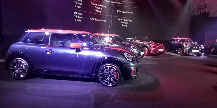 MINI Indonesia Luncurkan 5 Model John Cooper Works Terbaru