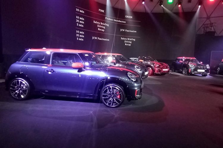 MINI Indonesia Luncurkan 5 Model John Cooper Works Terbaru