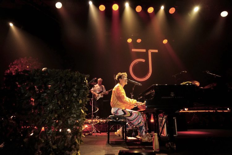 Jacob Collier Tampil Spektakuler di Java Jazz Festival 2025, Tutup Aksi Memukau dengan “Indonesia Pusaka”