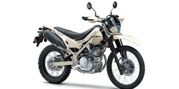 Kawasaki Luncurkan KLX230 SHERPA di Jakarta Fair 2025, Motor Petualang Serba Bisa untuk Aspal dan Alam