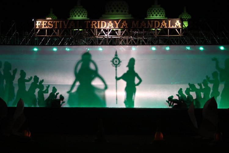 “Tarian Jiwa Jawa” Getarkan Malam Borobudur Lewat Gerak dan Jiwa Bertutur dalam Keheningan