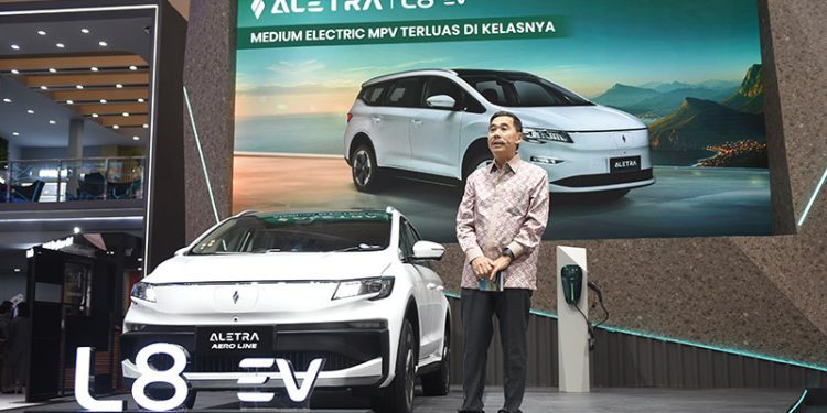 Aletra Luncurkan L8 EV 8-Seater di GIIAS 2025, Tawarkan MPV Listrik Keluarga yang Luas dan Terjangkau
