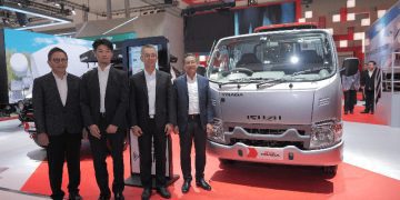 Isuzu Tampilkan Kendaraan Komersial Ramah Lingkungan di GIIAS 2025