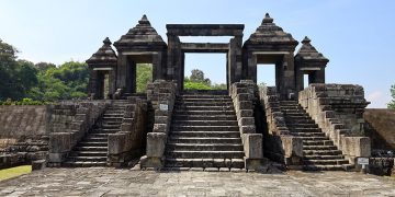 Ratu Boko: Menyapa Senja, Merawat Sejarah, Menghidupkan Masyarakat