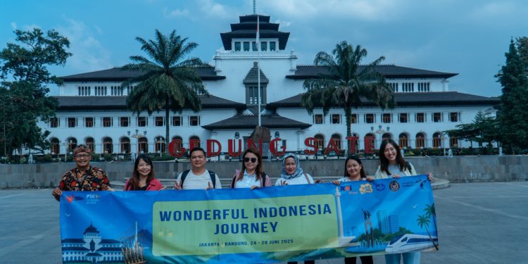 Kemenpar Promosikan Wisata Jakarta-Bandung, Gaet Turis Malaysia Lewat Program Wonderful Indonesia Journey