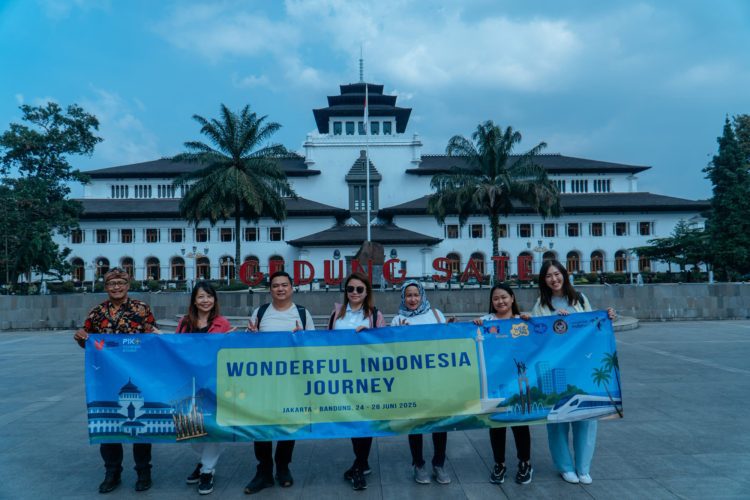 Kemenpar Promosikan Wisata Jakarta-Bandung, Gaet Turis Malaysia Lewat Program Wonderful Indonesia Journey