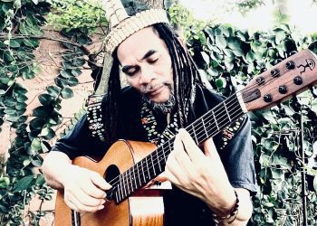 Ivan Nestorman Gaungkan Bahasa Daerah Lewat Lagu Jawa ‘Life Goes On (Ora Usah Mlayu)’