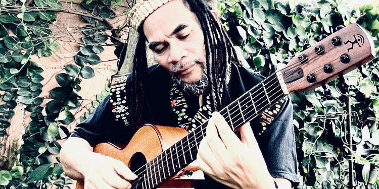 Ivan Nestorman Gaungkan Bahasa Daerah Lewat Lagu Jawa ‘Life Goes On (Ora Usah Mlayu)’