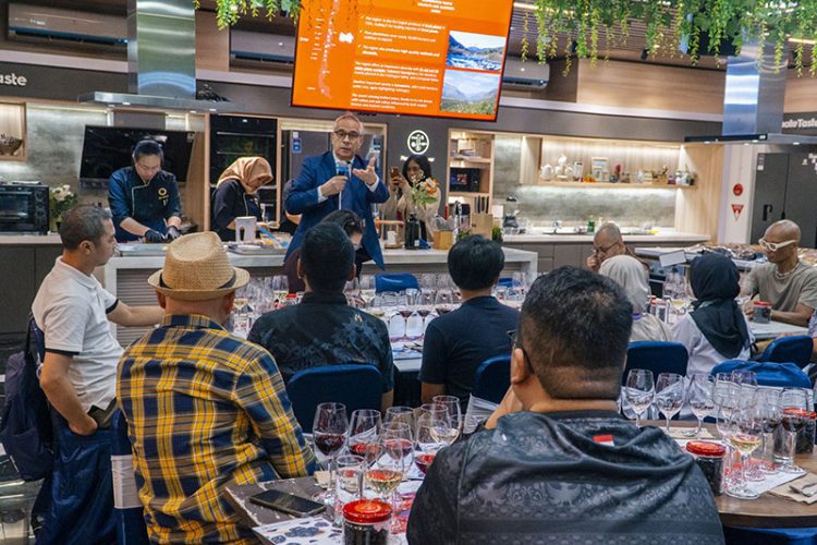 Ketika Wine dan Buah dari Chile Berpadu Harmonis dengan Kue Tradisional Indonesia