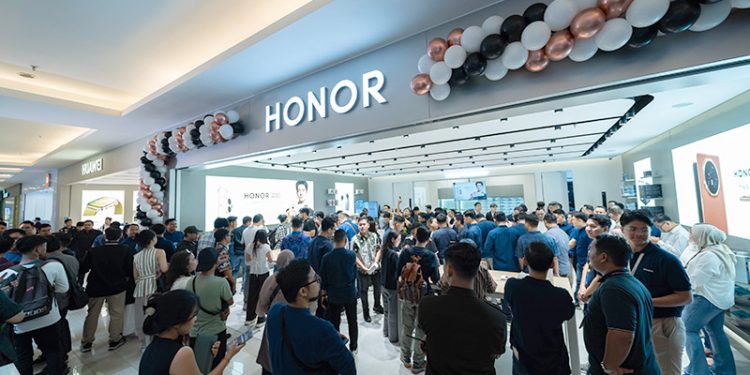 HONOR Resmikan Experience Store Pertama di Indonesia, Tandai Larisnya Seri HONOR 400