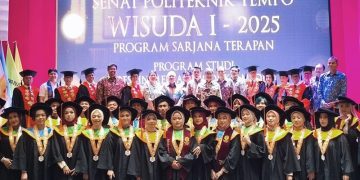 Wisuda Perdana Politeknik Tempo: Lulusan Langsung Dilirik Industri, Siap Bersaing di Dunia Kerja