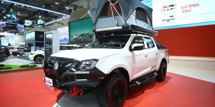 Isuzu D-Max Tampil Tangguh Bergaya Adventure Overland di GIIAS 2025