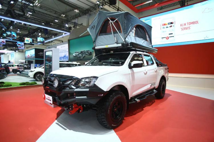 Isuzu D-Max Tampil Tangguh Bergaya Adventure Overland di GIIAS 2025