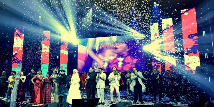 Dwiki Dharmawan Rayakan 40 Tahun Karier Musik Lewat Konser Spektakuler di Jakarta