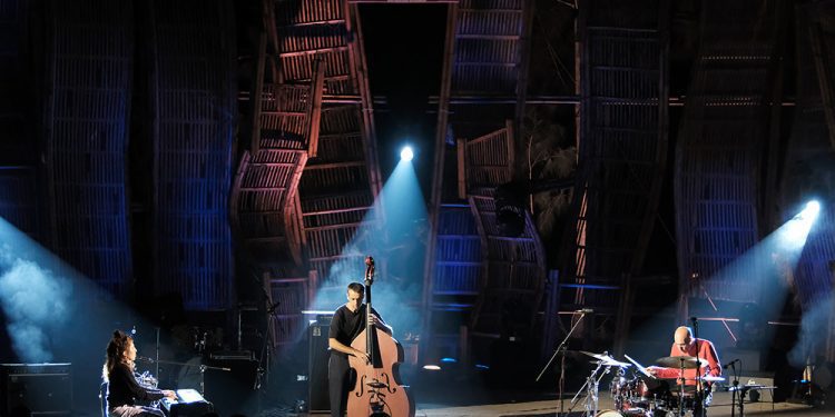 Rouge Warnai BRI Jazz Gunung Series dengan Sentuhan Meditatif