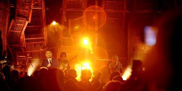 Sal Priadi Tutup Jazz Gunung Bromo 2025 dengan Penampilan Atraktif