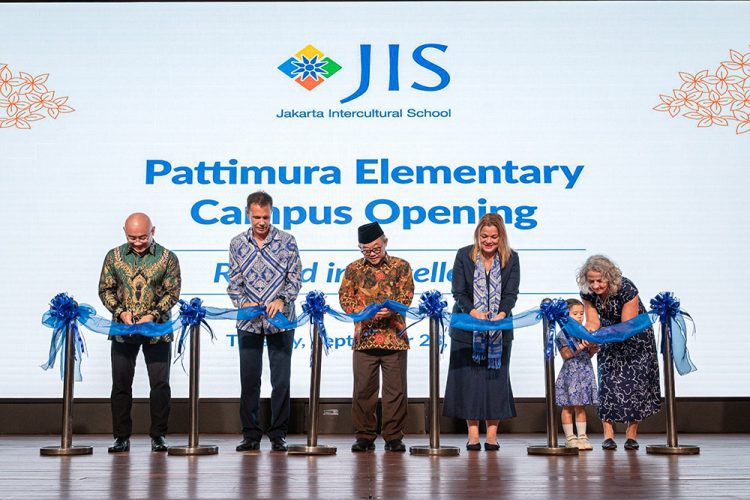 Jakarta Intercultural School Resmikan Kembali Kampus Pattimura Elementary Usai Renovasi