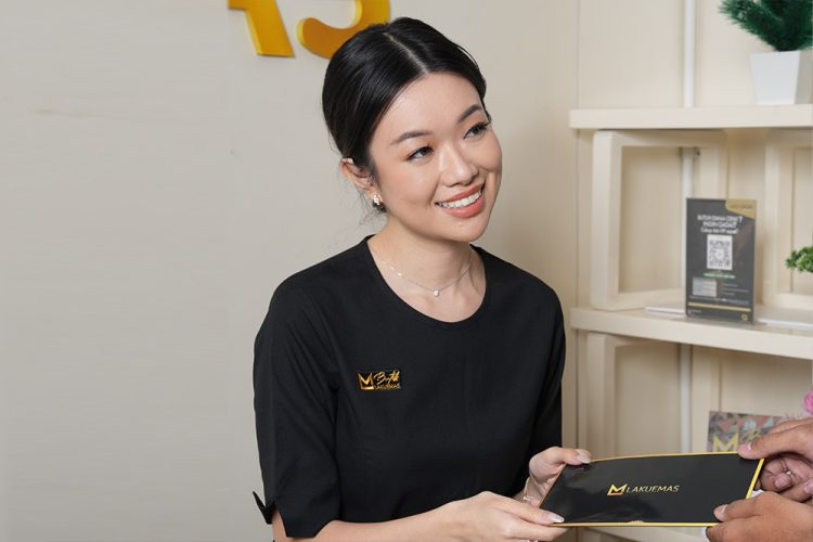 Harga Emas Dunia Sentuh Rekor Baru, Butik LAKUEMAS Tawarkan Harga Jual Terbaik