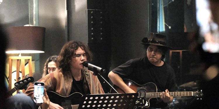 Dari Nirvana hingga Foo Fighters, Rockafella’s Music & Talk Show Vol.15 Rayakan Nostalgia dalam Format Akustik