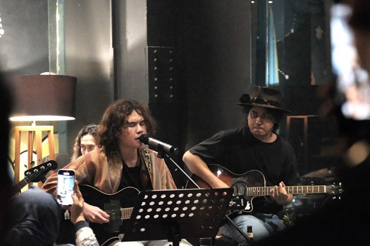 Dari Nirvana hingga Foo Fighters, Rockafella’s Music & Talk Show Vol.15 Rayakan Nostalgia dalam Format Akustik