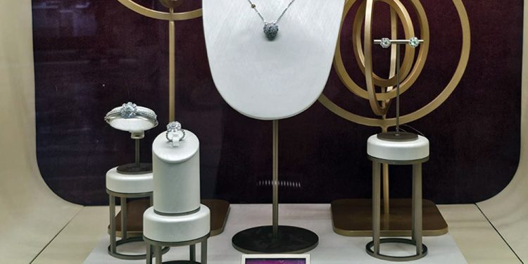 Frank & co. Reopening Gerai di Mall Kelapa Gading: Era Baru Kemewahan dan Keabadian