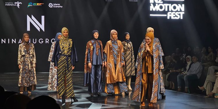 Elegansi dalam Keheningan, Koleksi SILFIRA ‘Silent Fire’ Nina Nugroho hadir di IN2MOTION FEST 2025