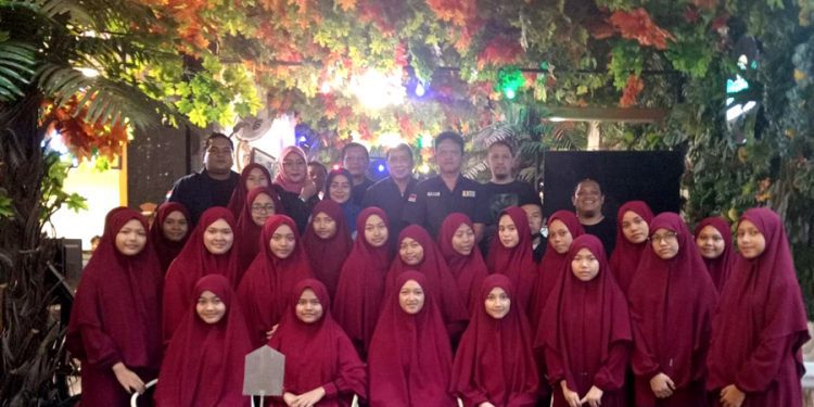 Doakan Donatur dan Rekan Jurnalis yang Telah Berpulang, YPJI Gelar Jumat Berkah di Kantor Baru