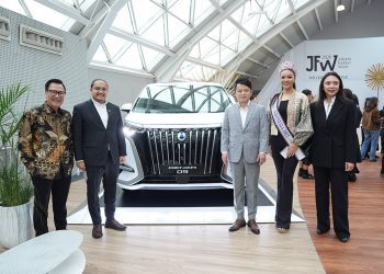 DENZA Tegaskan Keanggunan di Lintasan Premium EV, Antara Kolaborasi Strategis dan Pesta Penghargaan