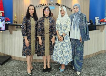 Kolaborasi Komite Sekolah Mahatma Gandhi dan Nina Nugroho, Sulap Seragam Guru sebagai Simbol Apresiasi dan Profesionalisme