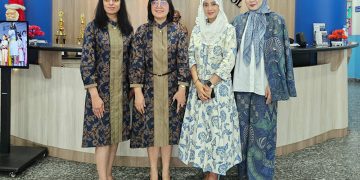 Kolaborasi Komite Sekolah Mahatma Gandhi dan Nina Nugroho, Sulap Seragam Guru sebagai Simbol Apresiasi dan Profesionalisme