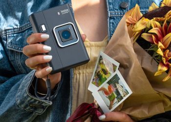 FUJIFILM Hadirkan instax mini LiPlay+™, Kamera Instan Hybrid dengan Sentuhan Audio dan Selfie Modern