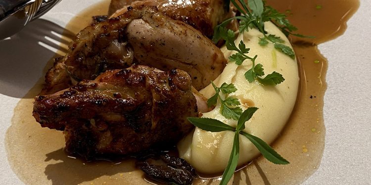 SKYE Jakarta Babak Baru, Kedepankan Deretan Menu Terbaik dan Ritual Anggur Premium