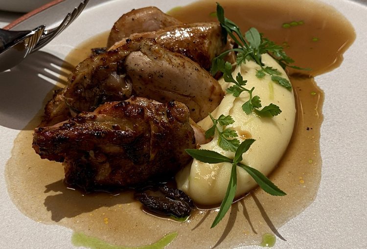 SKYE Jakarta Babak Baru, Kedepankan Deretan Menu Terbaik dan Ritual Anggur Premium