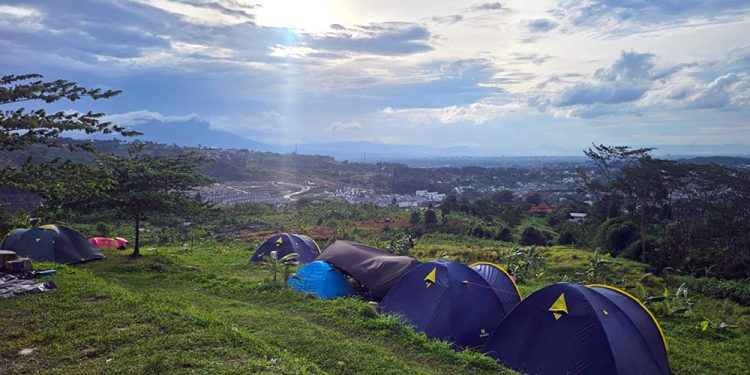 Nikmati Indahnya Boekit Saila, Wisata Asik Berkemah di Sentul