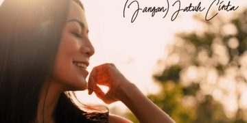 Antara Pena dan Nada, Penantian 17 Tahun Dee Lestari dalam Balutan ‘(Jangan) Jatuh Cinta’