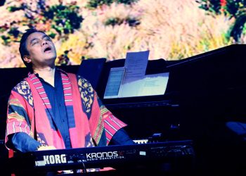 Dwiki Dharmawan dan Anagnorisis, Cendera Matanya dari Yunani