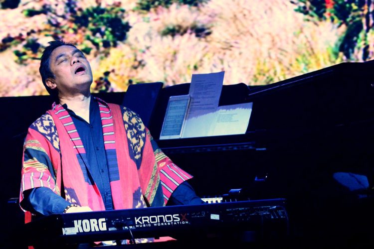 Dwiki Dharmawan dan Anagnorisis, Cendera Matanya dari Yunani