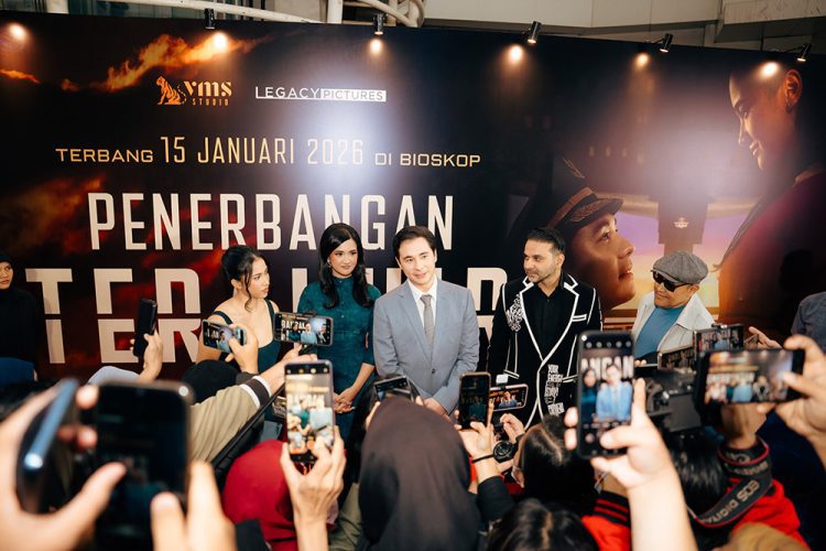 “Penerbangan Terakhir” Ketika Karisma di Balik Kokpit Menjadi Jerat Manipulasi