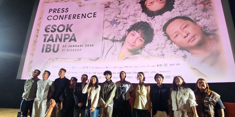 Menggantikan Detak Jantung Ibu dengan Algoritma, Refleksi Kehilangan dalam Film “Esok Tanpa Ibu”