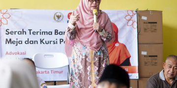 Perkuat Layanan Kesehatan di Kramat Jati, Anis Byarwati Salurkan Fasilitas Penunjang Posyandu Batu Ampar