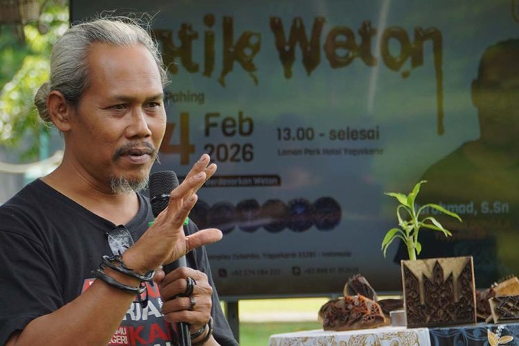 Batik Cap Kertas dan Eksplorasi Diri, Cara Loman Park Menafsir Ulang Tradisi Jawa